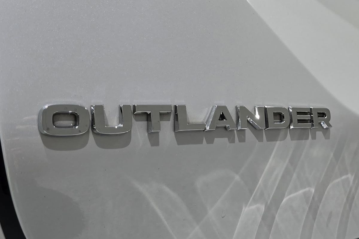 2022 Mitsubishi OUTLANDER OUTLANDER EXCEED TOURER 7 SEAT (AWD) ZM4F46