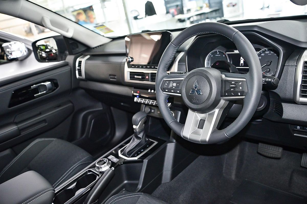 2025 Mitsubishi Triton GLS MV 4X4