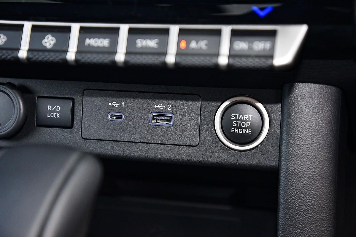 2025 Mitsubishi Triton GSR MV 4X4