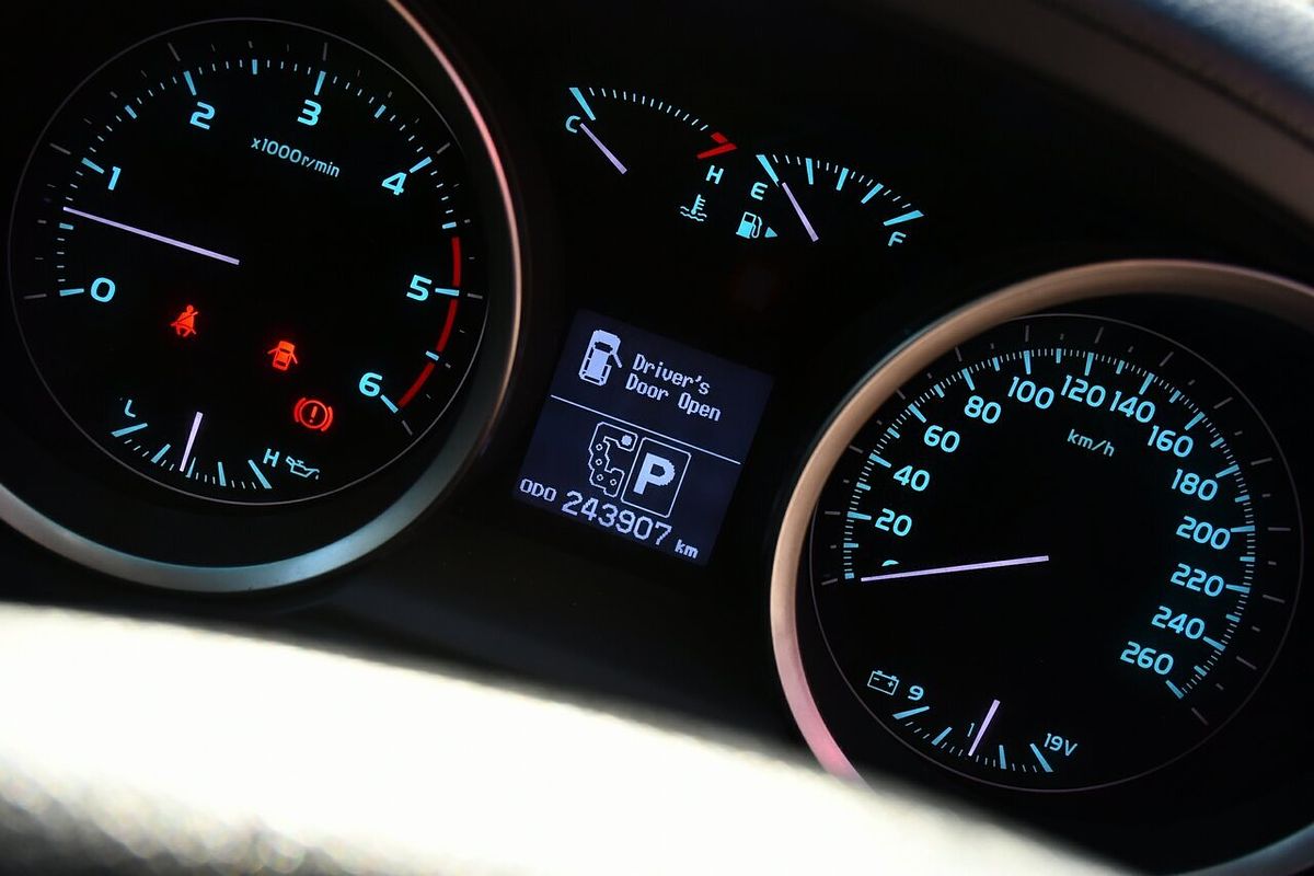 2010 Toyota Landcruiser Sahara VDJ200R