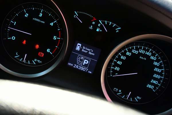2010 Toyota Landcruiser Sahara VDJ200R