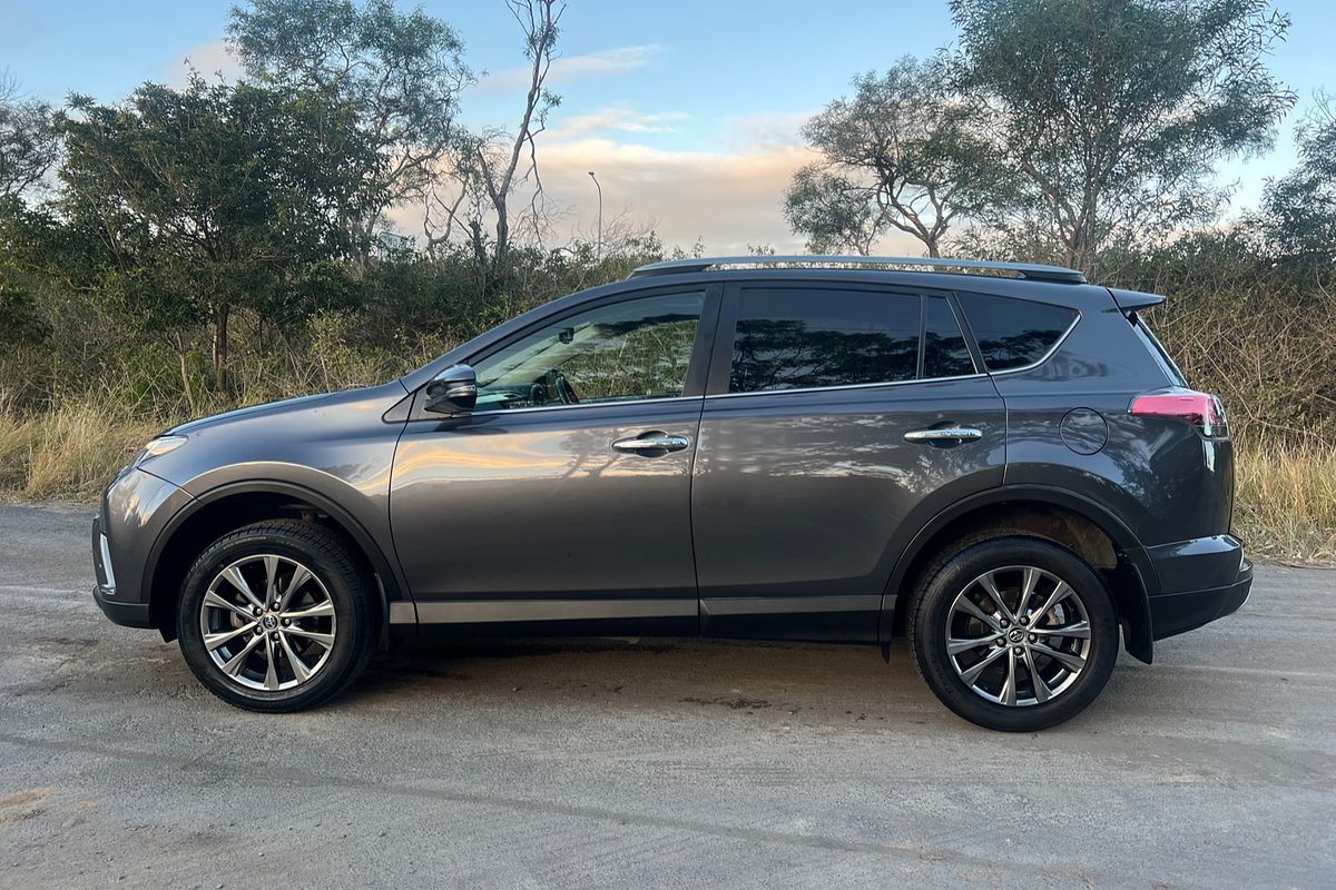 2017 Toyota RAV4 Cruiser ASA44R