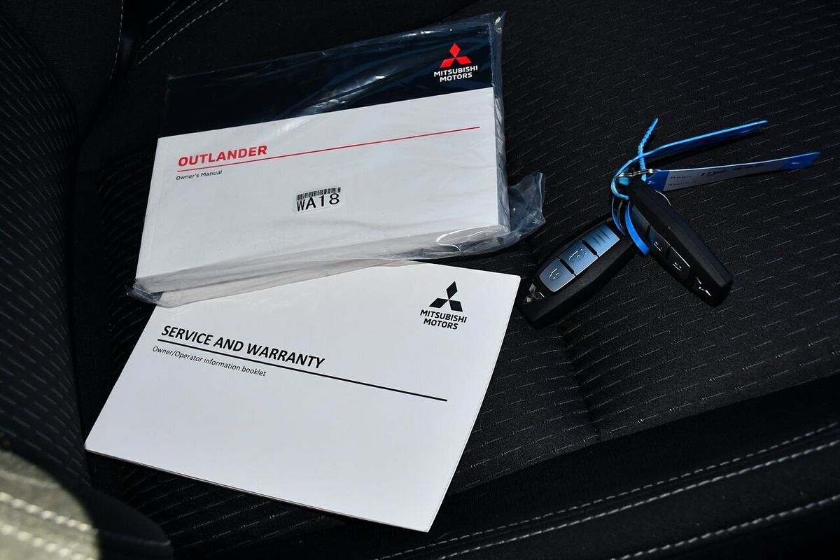 2024 Mitsubishi Outlander LS ZM