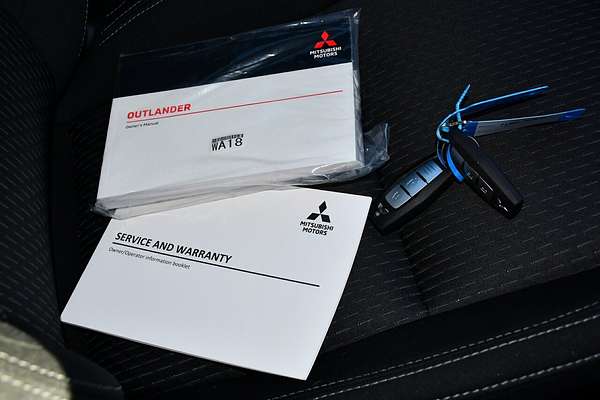 2024 Mitsubishi Outlander LS ZM
