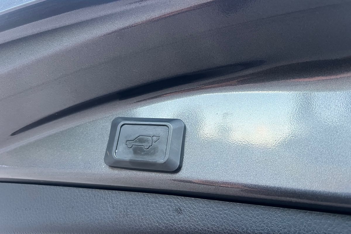 2017 Toyota RAV4 Cruiser ASA44R
