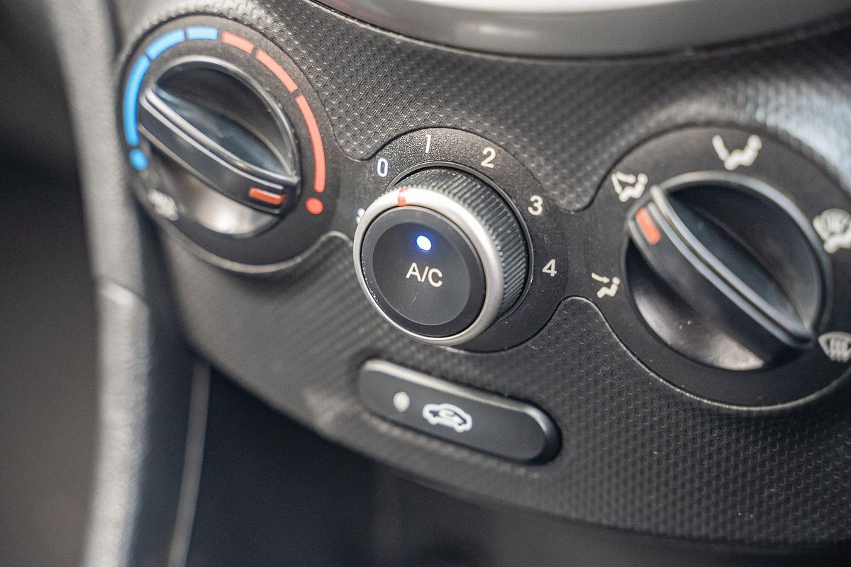 2015 Hyundai Accent Active RB3