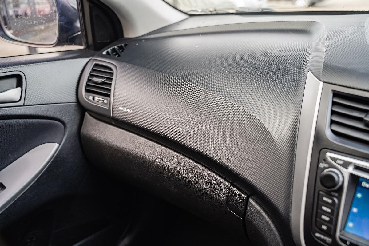 2015 Hyundai Accent Active RB3