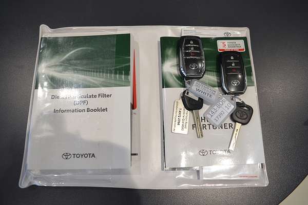 2021 Toyota Hilux SR5 GUN126R