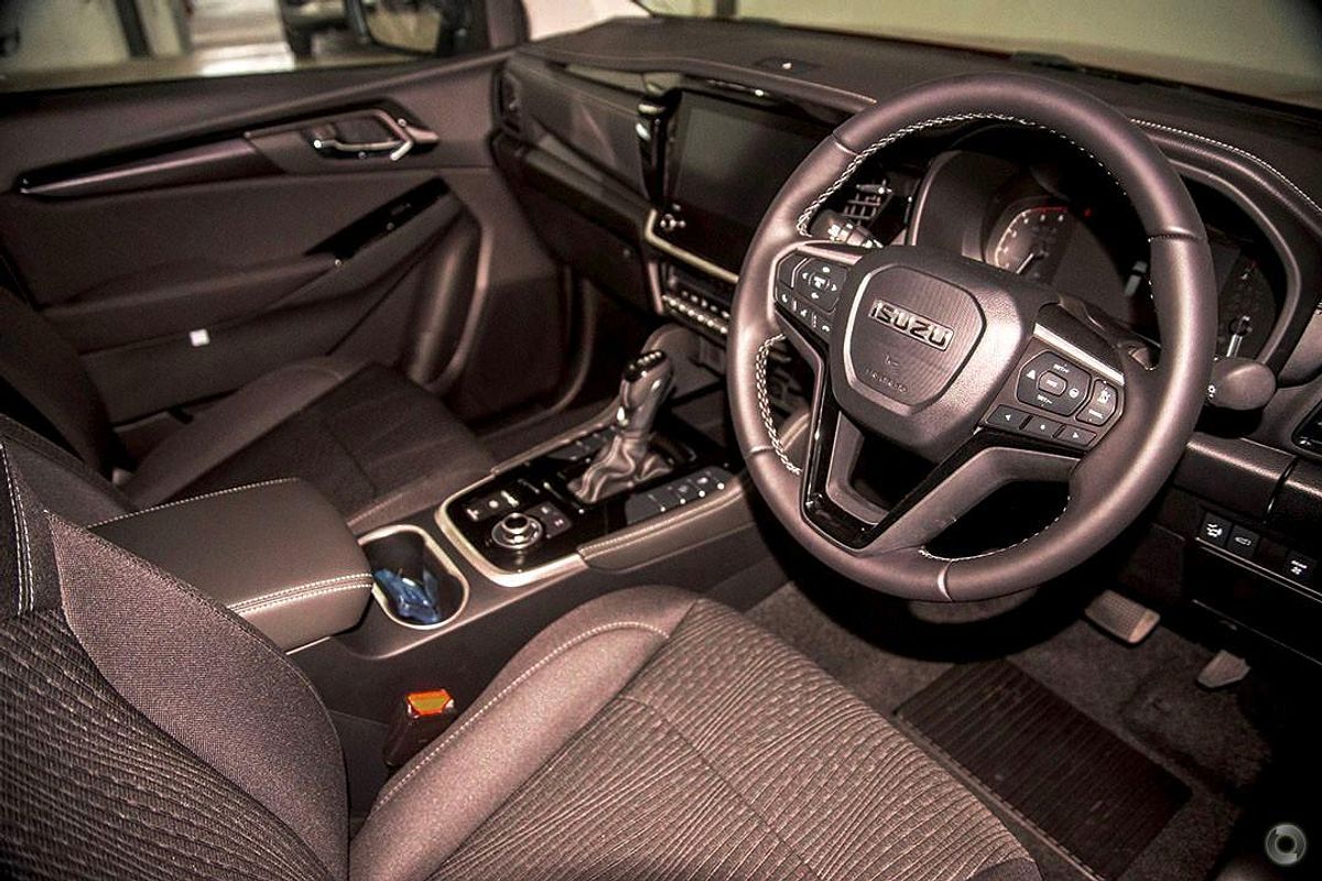 2025 Isuzu MU-X LS-U