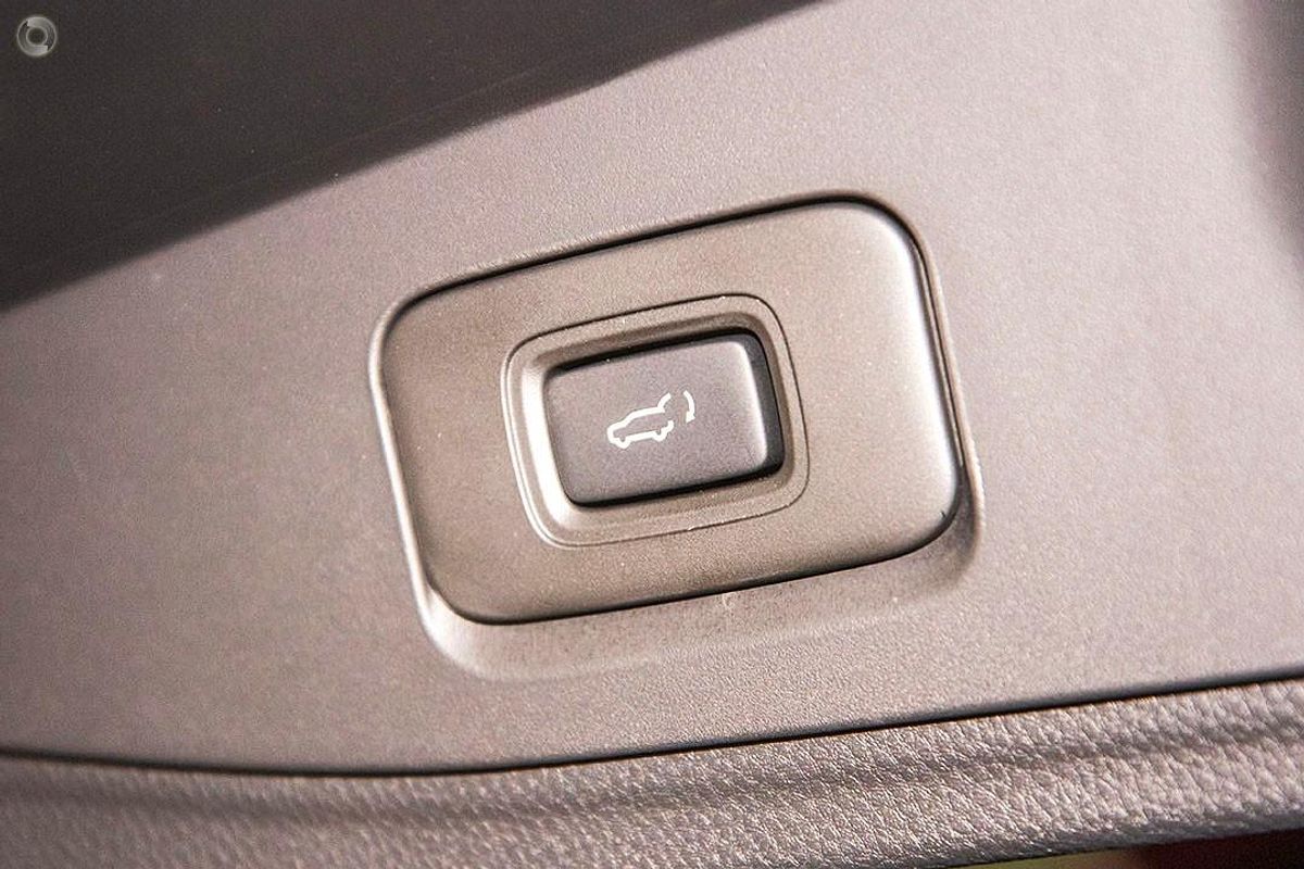 2025 Isuzu MU-X LS-U