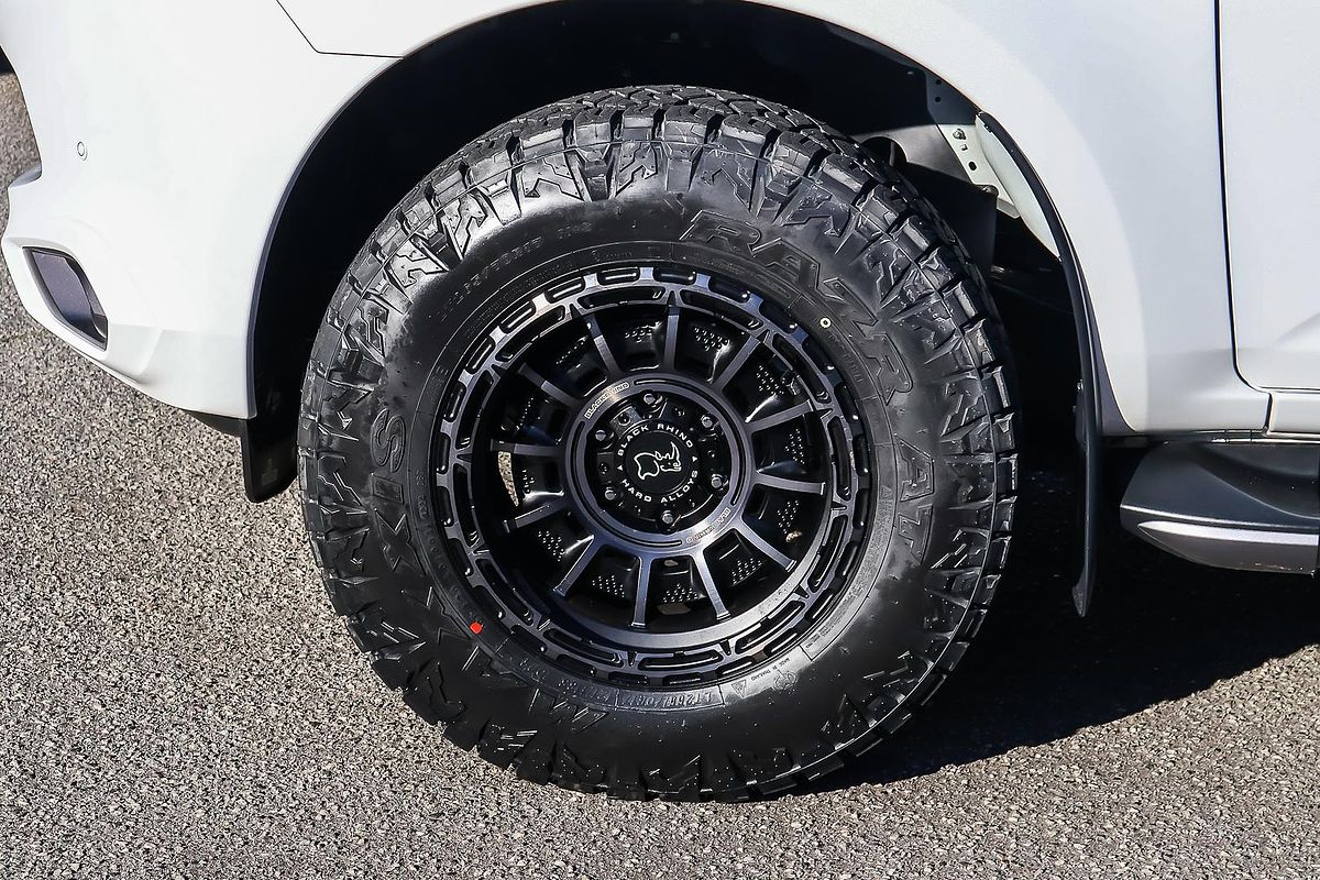 2025 Isuzu MU-X LS-T