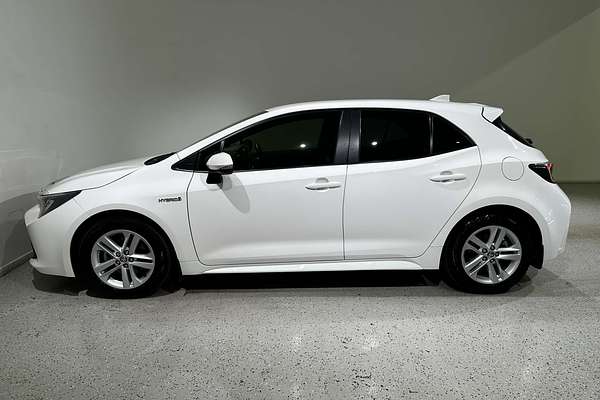 2018 Toyota Corolla SX Hybrid ZWE211R