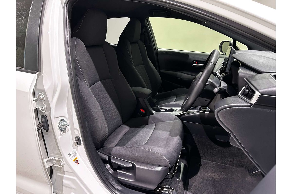 2018 Toyota Corolla SX Hybrid ZWE211R