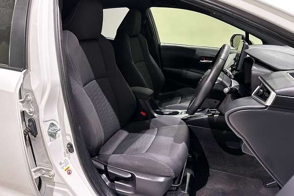 2018 Toyota Corolla SX Hybrid ZWE211R