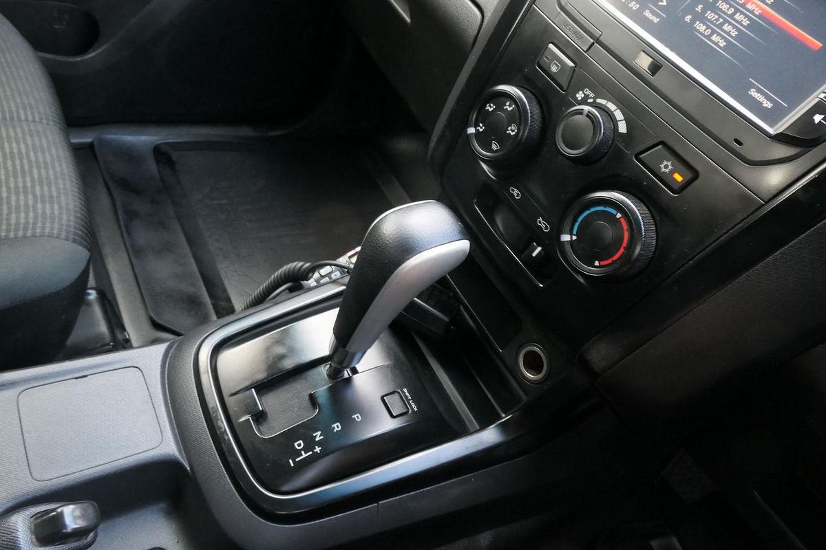 2018 Isuzu D-MAX SX High Ride Rear Wheel Drive