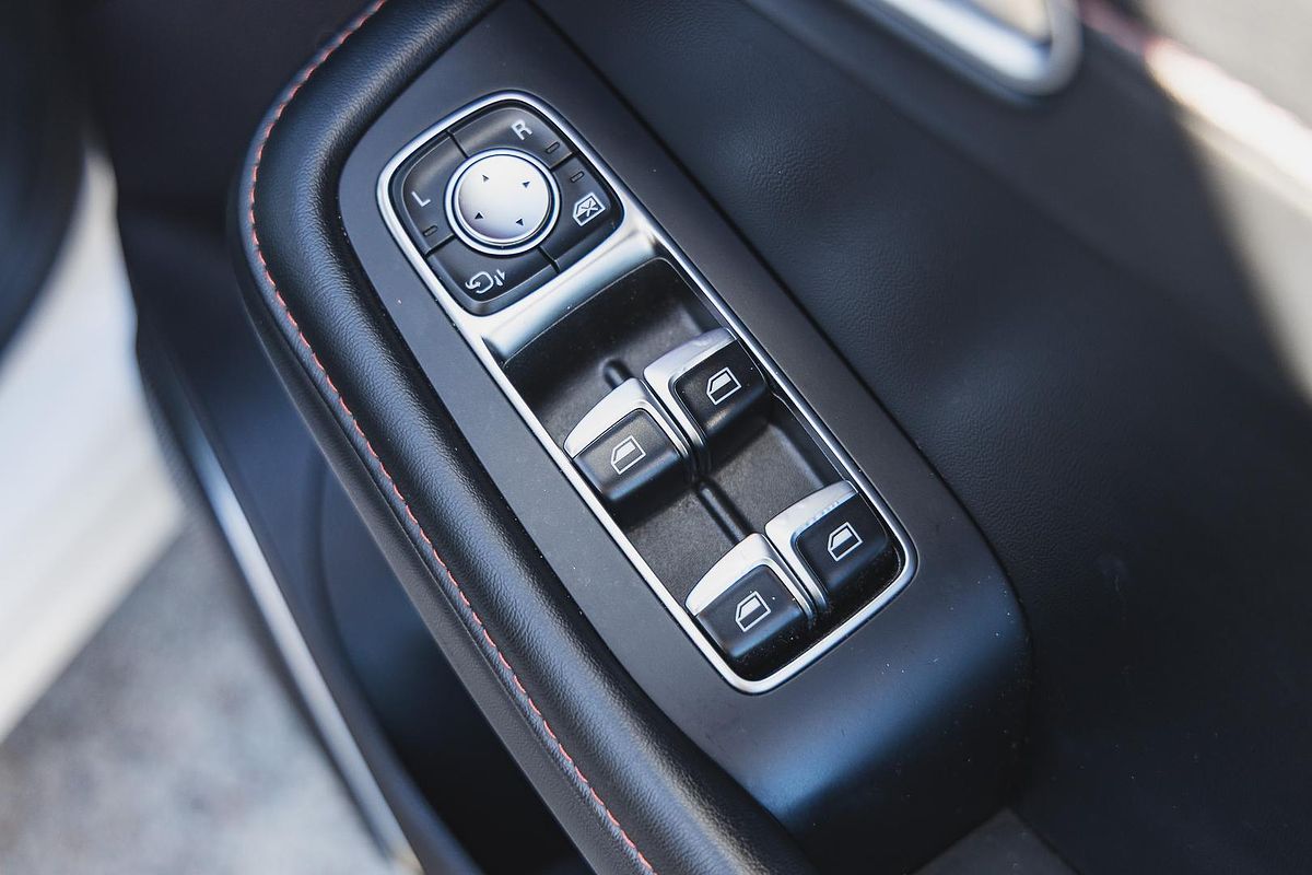 2019 MG HS Excite SAS23
