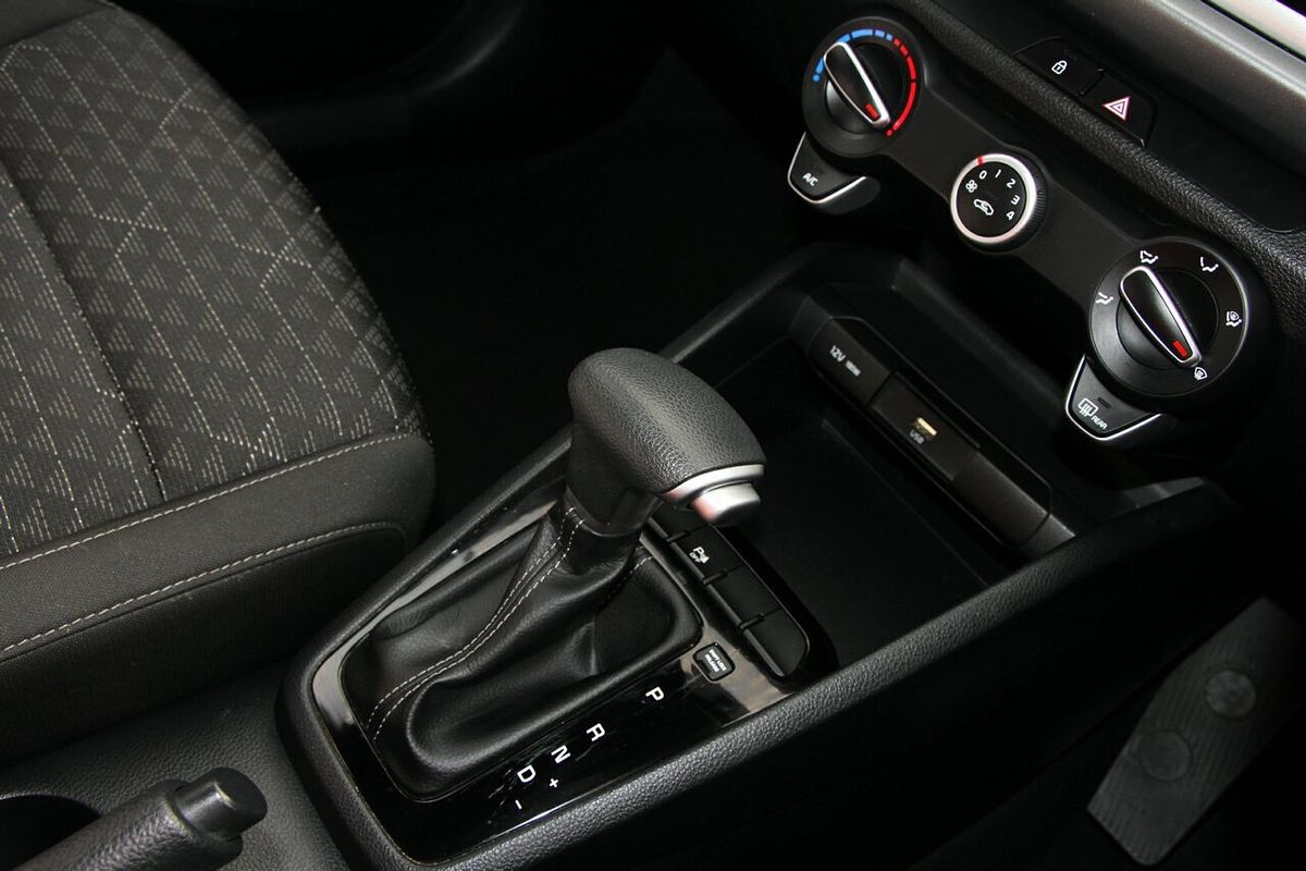 2022 Kia Rio S YB