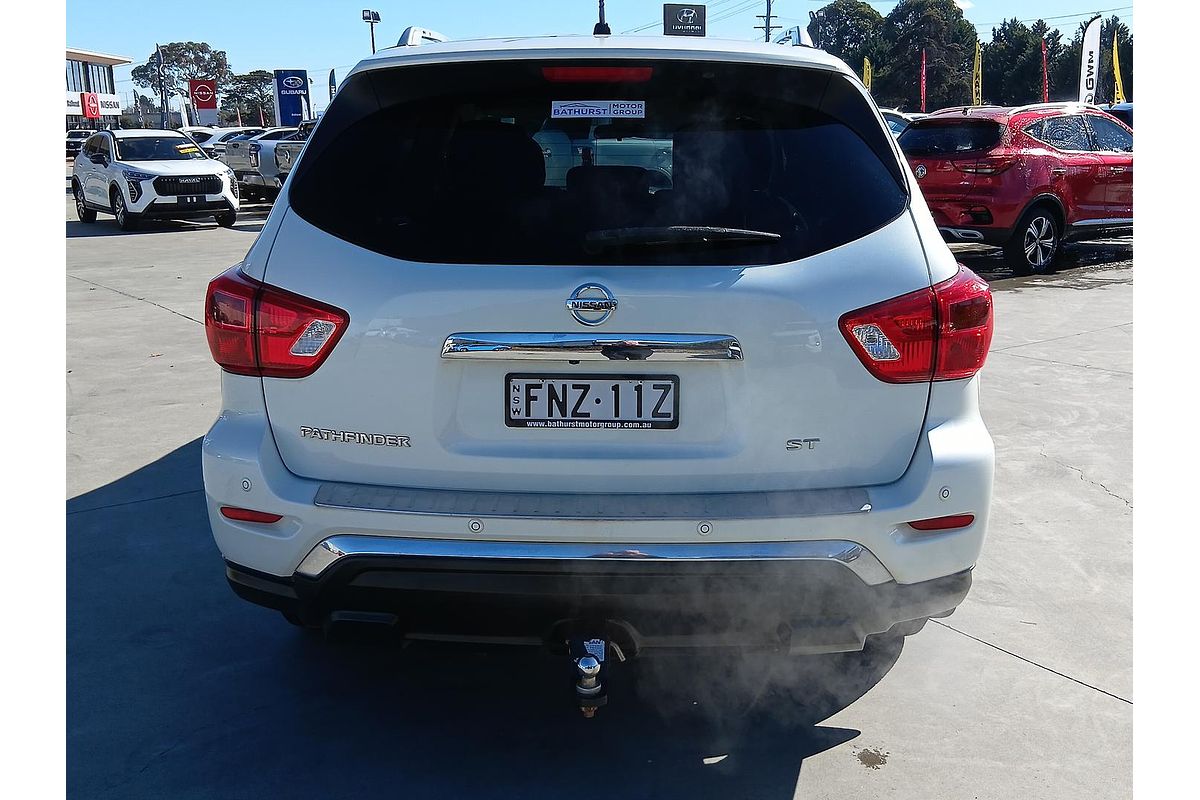 2017 Nissan Pathfinder ST R52 Series II