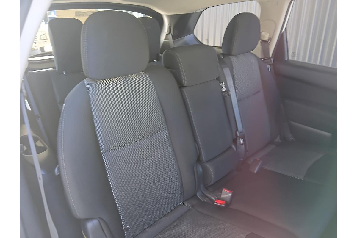 2017 Nissan Pathfinder ST R52 Series II