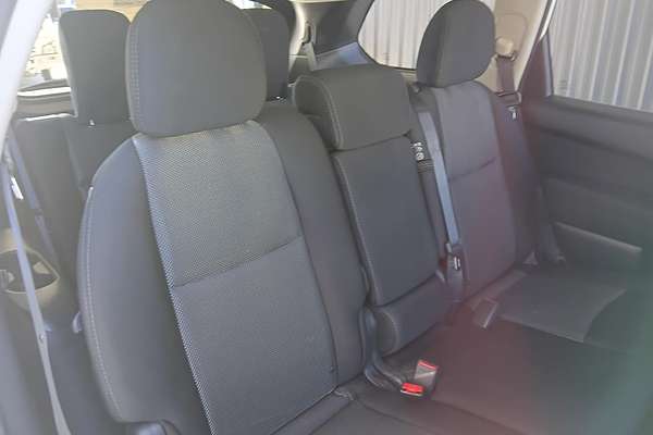 2017 Nissan Pathfinder ST R52 Series II
