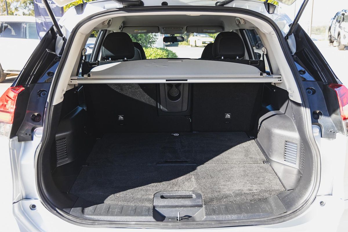 2022 Nissan X-TRAIL ST T32