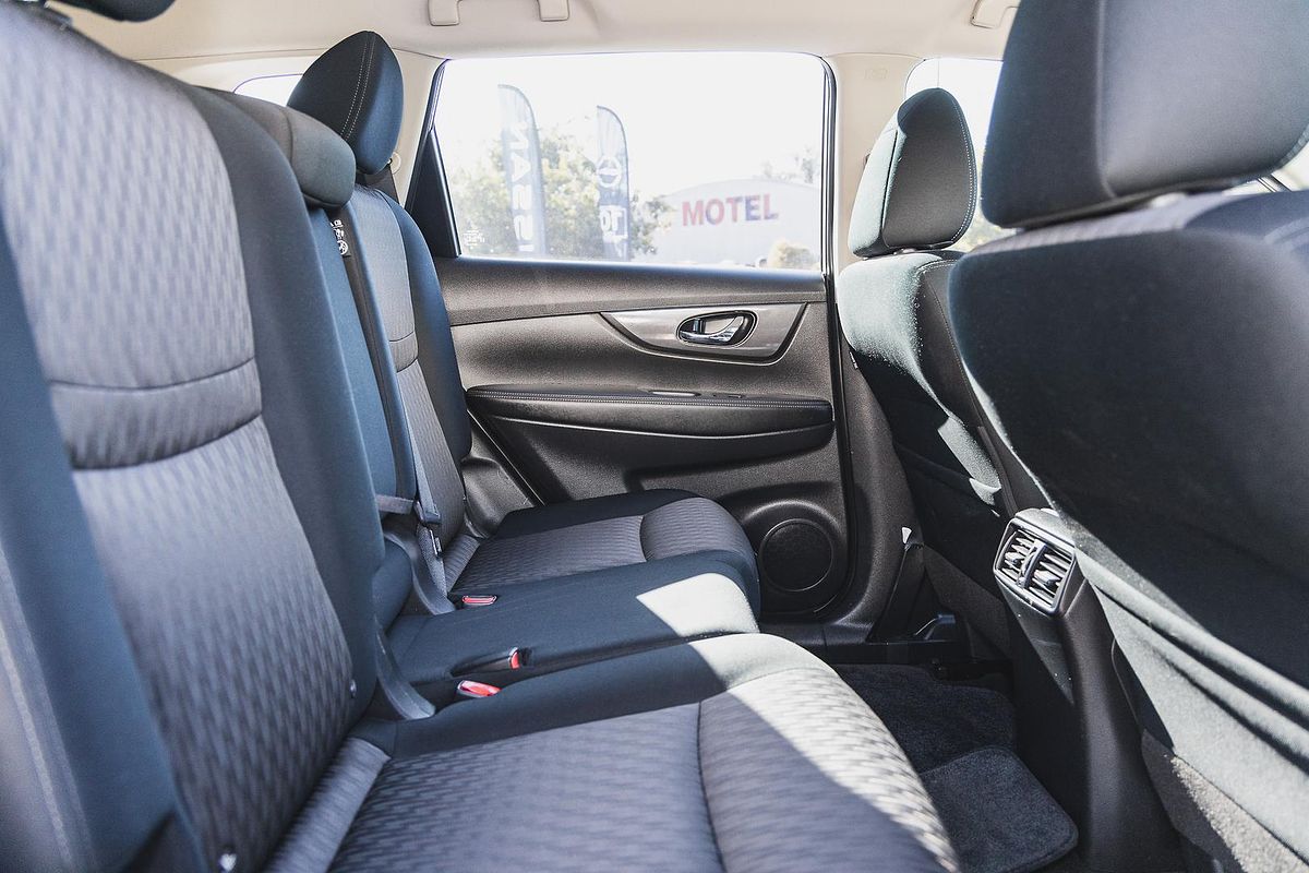 2022 Nissan X-TRAIL ST T32