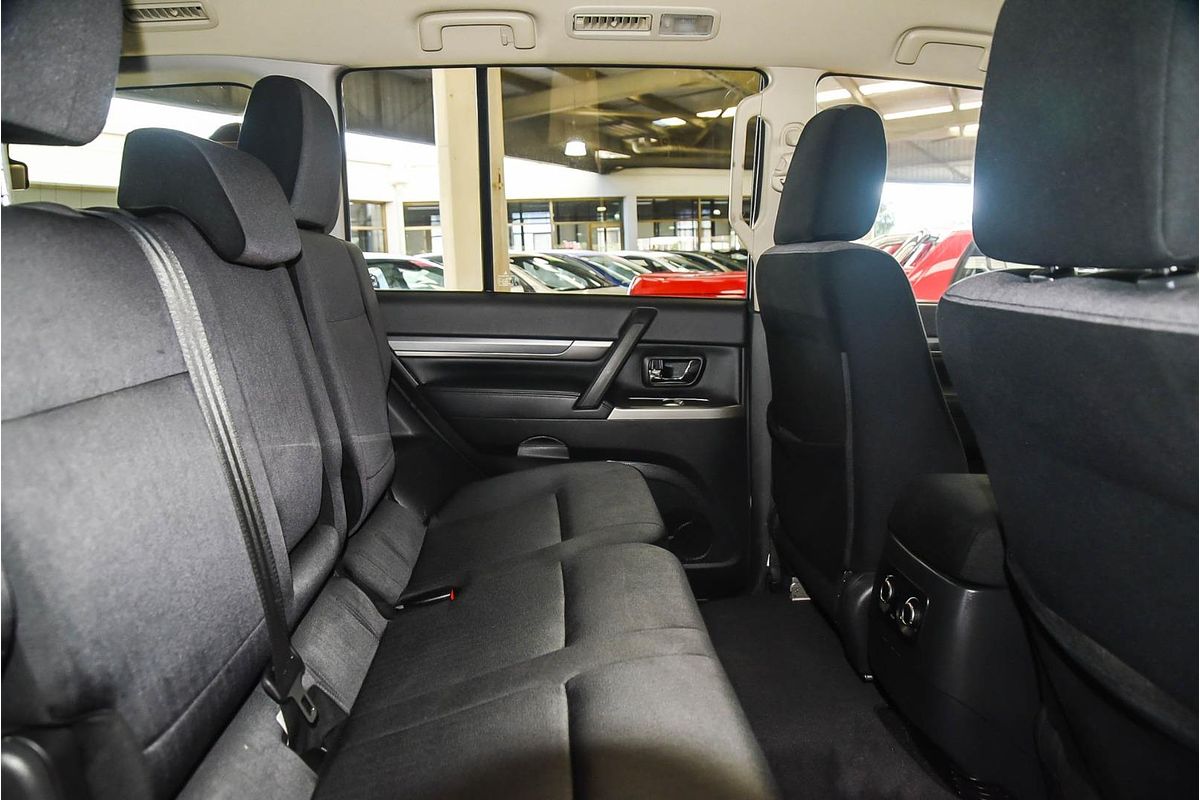 2019 Mitsubishi Pajero GLX NX
