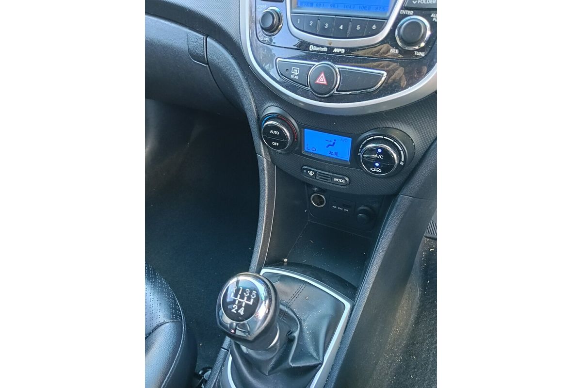 2012 Hyundai Accent Premium RB
