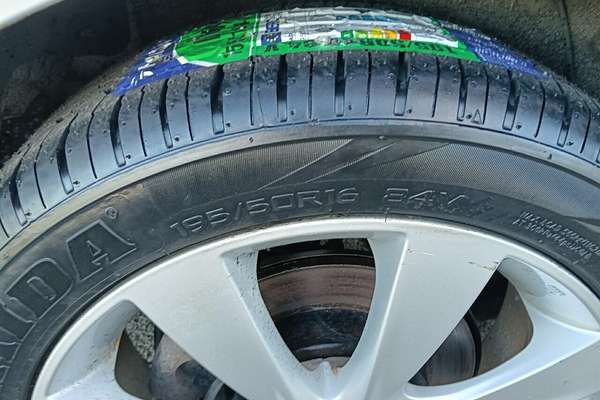 2012 Hyundai Accent Premium RB