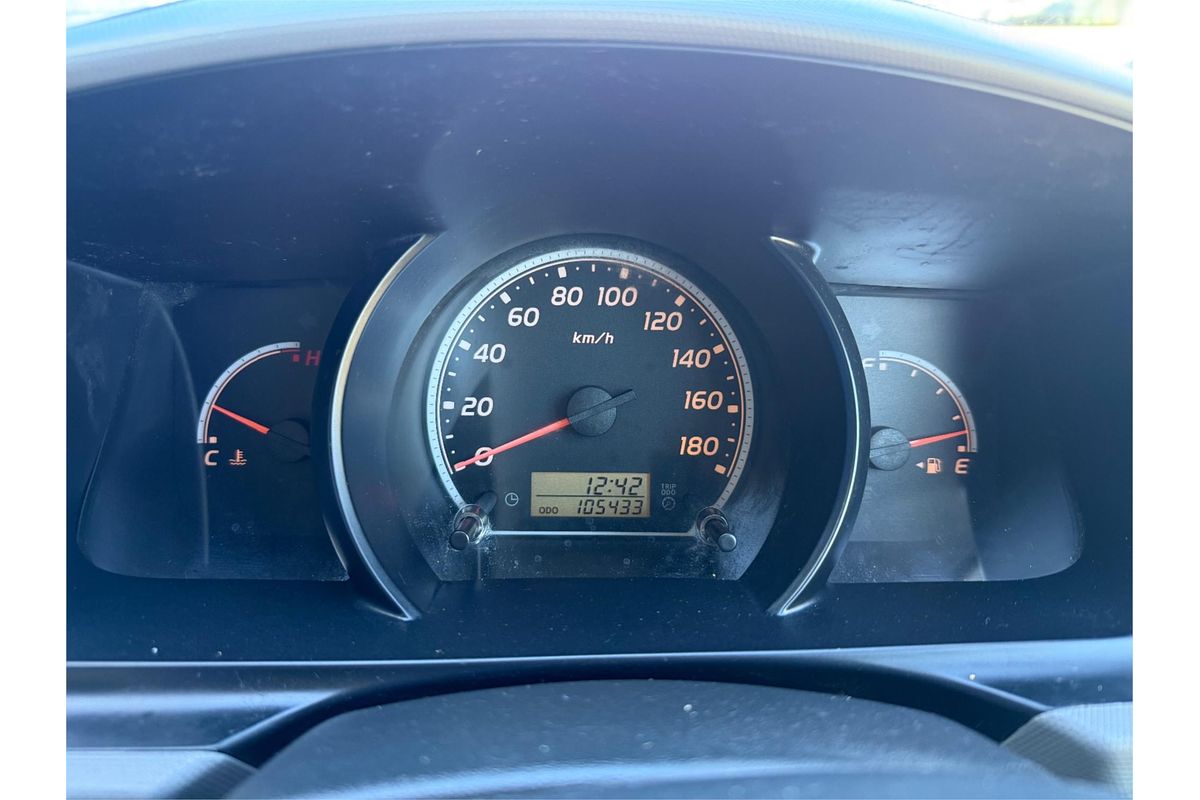 2006 Toyota Hiace Commuter TRH223R