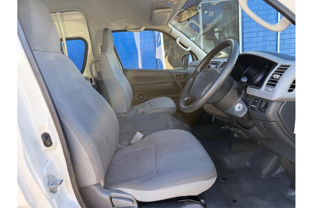 2006 Toyota Hiace Commuter TRH223R