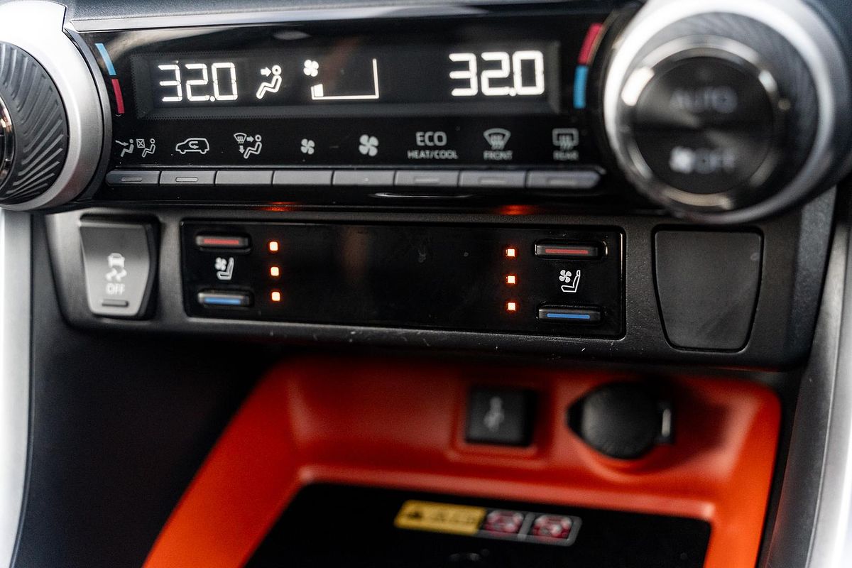 2021 Toyota RAV4 Edge AXAH54R