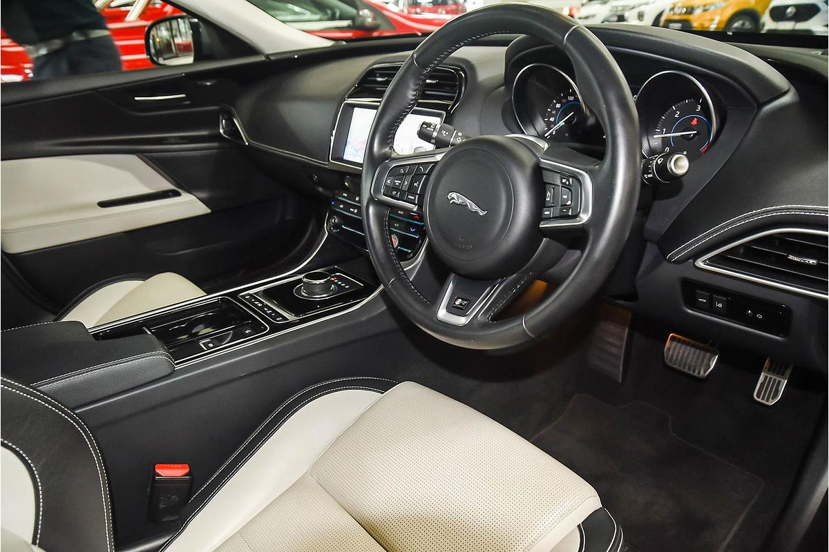 2018 Jaguar XE 20d Prestige X760