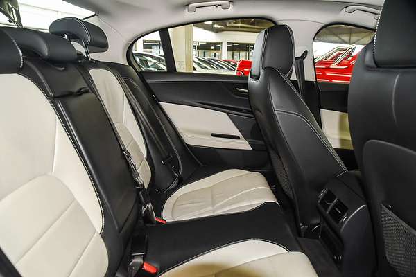 2018 Jaguar XE 20d Prestige X760