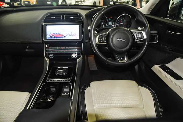 2018 Jaguar XE 20d Prestige X760