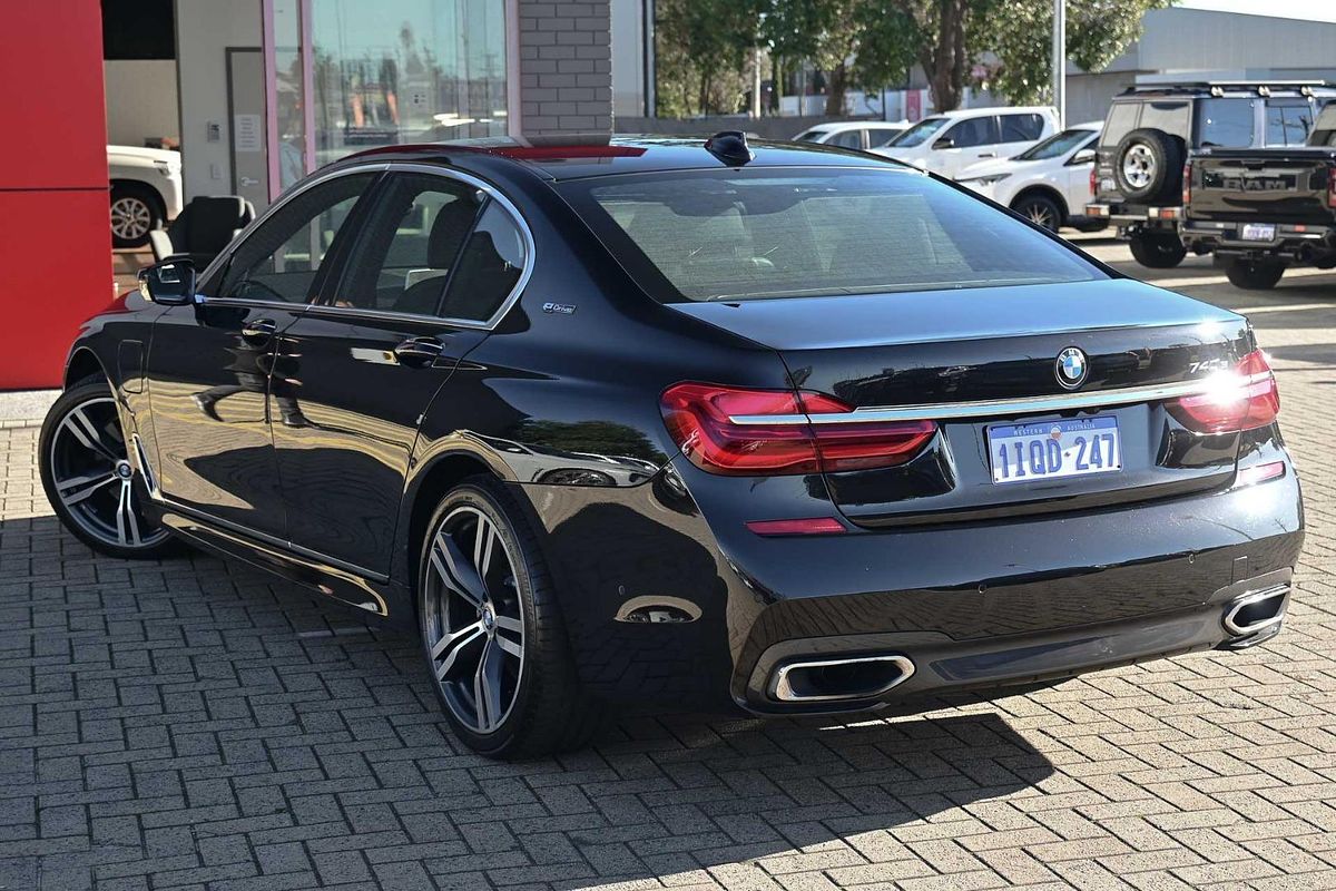 2018 BMW 7 Series 740e iPerformance G11