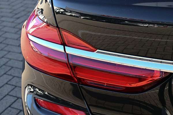 2018 BMW 7 Series 740e iPerformance G11