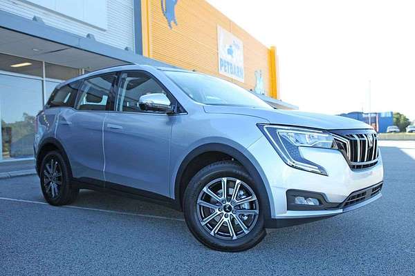 2025 Mahindra XUV700 AX7L