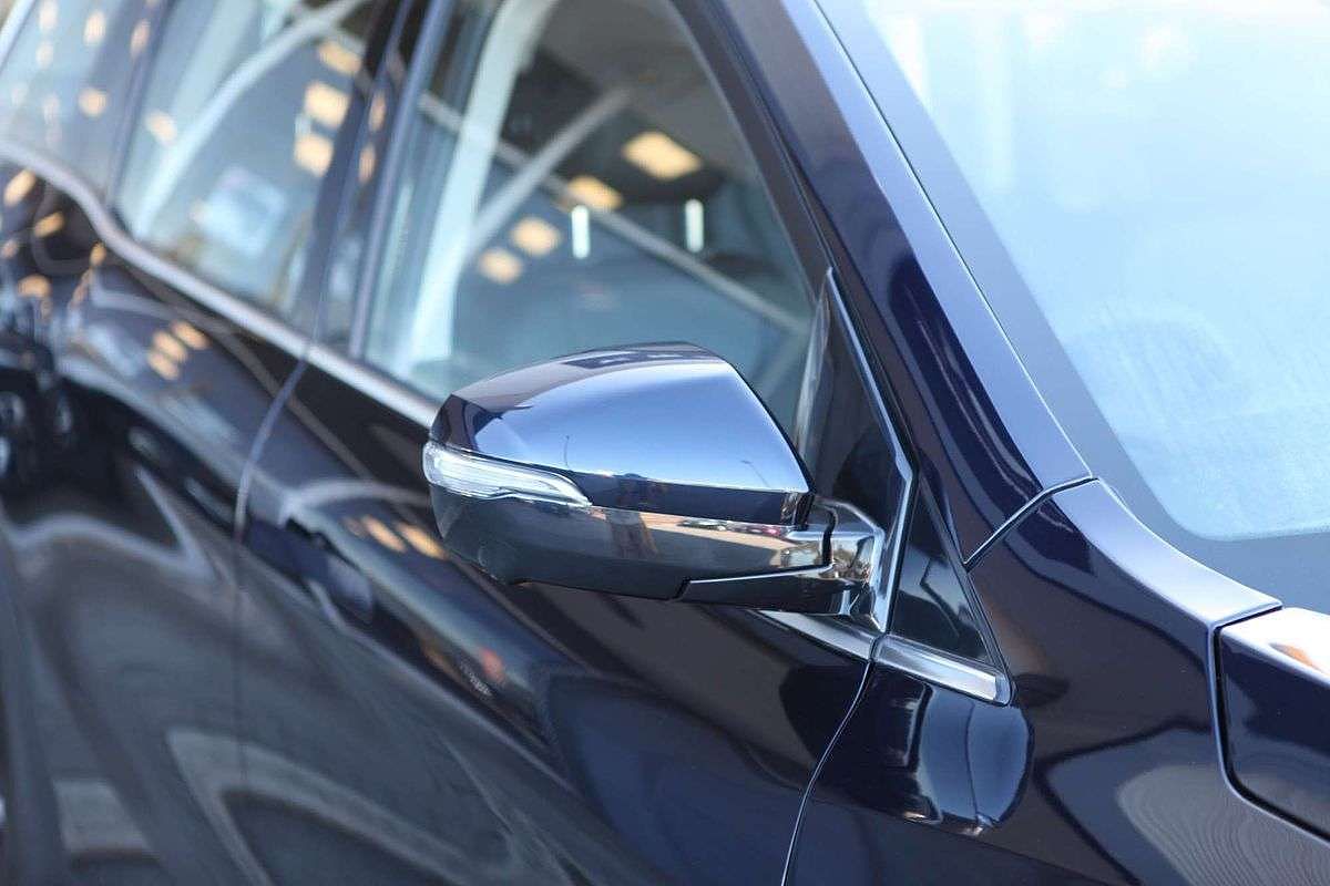 2025 Mahindra XUV700 AX7L