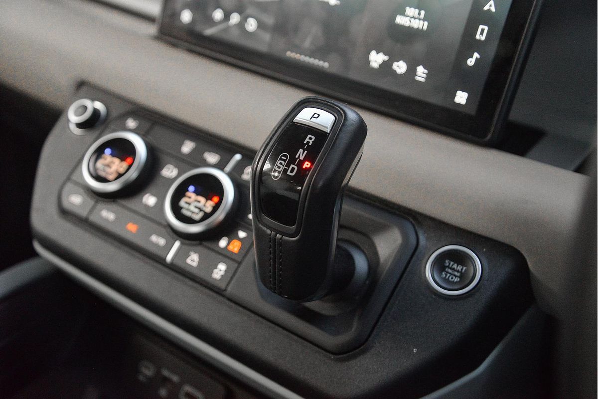2020 Land Rover Defender 110 D240 First Edition L663