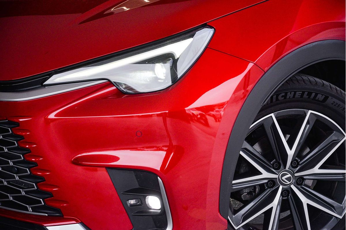 2024 Lexus LBX Luxury MAYH10R