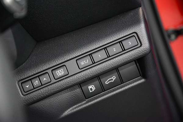 2024 Lexus LBX Luxury MAYH10R