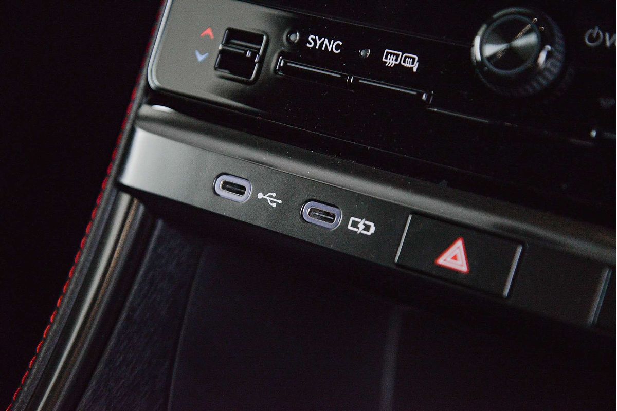 2024 Lexus LBX Luxury MAYH10R