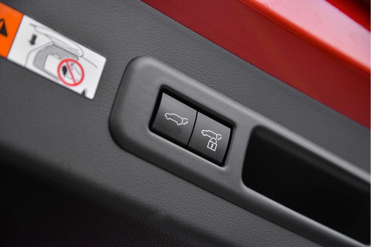 2024 Lexus LBX Luxury MAYH10R