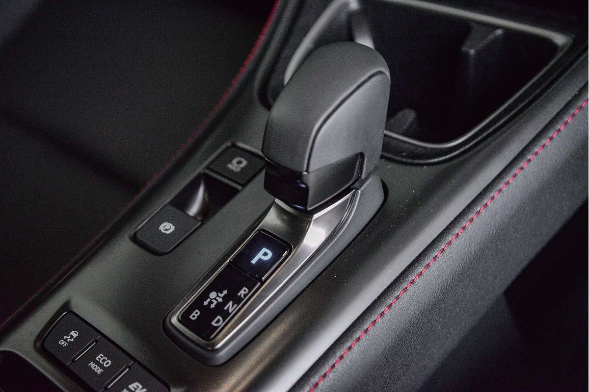 2024 Lexus LBX Luxury MAYH10R