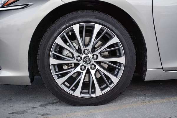 2020 Lexus ES ES300h Luxury AXZH10R
