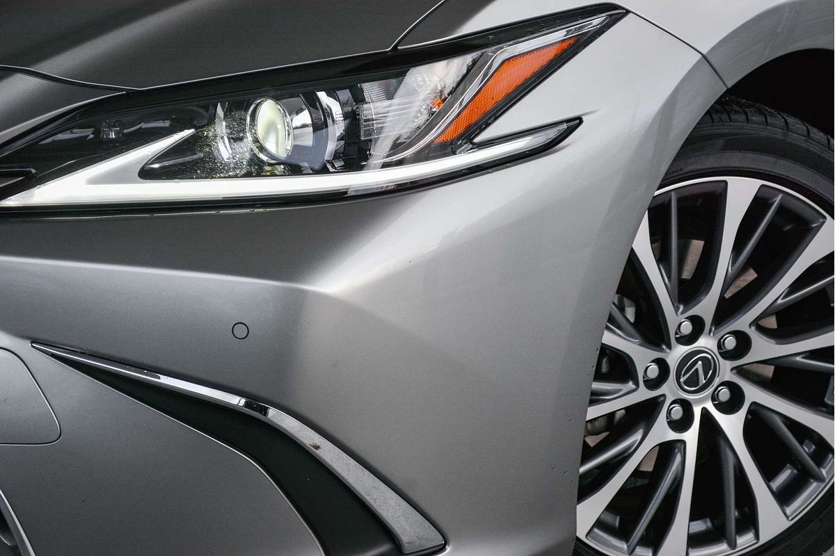 2020 Lexus ES ES300h Luxury AXZH10R