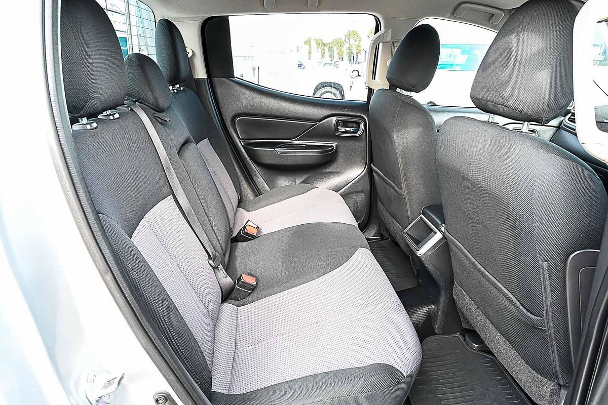 2022 Mitsubishi Triton GLX MR 4X4