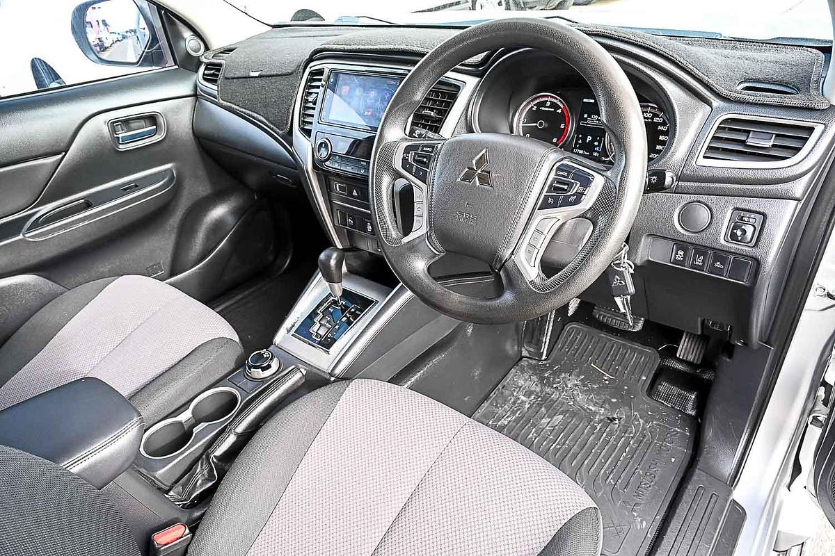 2022 Mitsubishi Triton GLX MR 4X4
