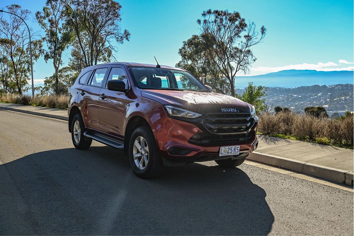 2023 Isuzu MU-X LS-M